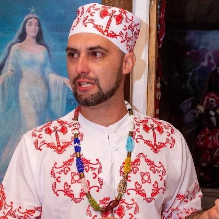 Com a roupa de Xangô